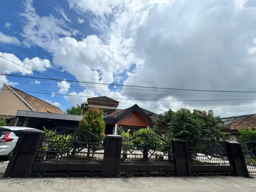 DIJUAL RUMAH KLASIK AREA MAYOR ZEN PUSRI PALEMBANG