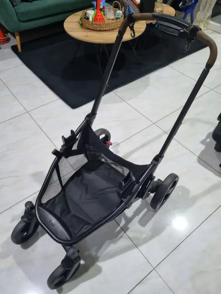 Stroller + carseat MOTHERCARE