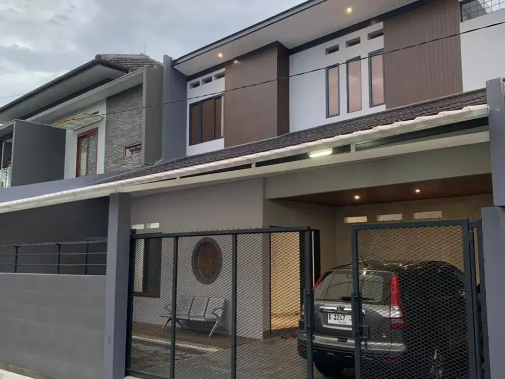 Rumah Baru 2025 NYAMAN siap huni  2 Lantai di BKR Regol Bandung, Lebar Muka 11m