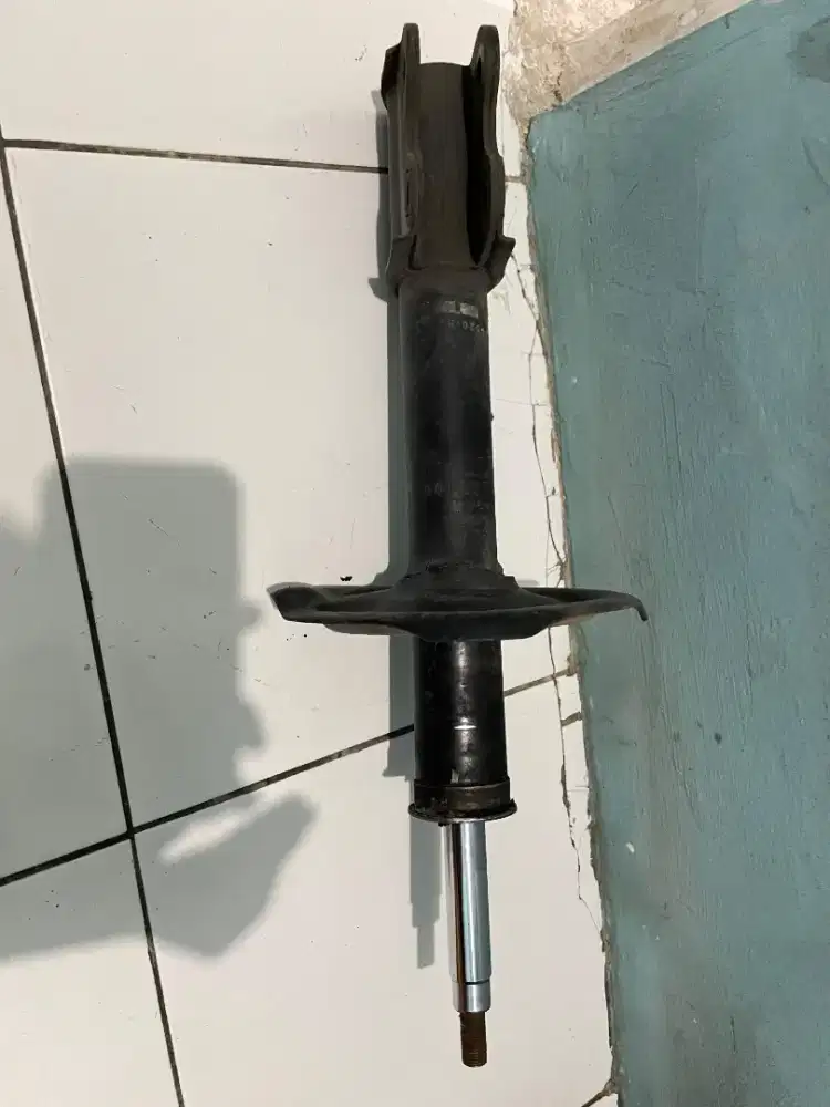Shockbreker depan Avanza Xenia Old