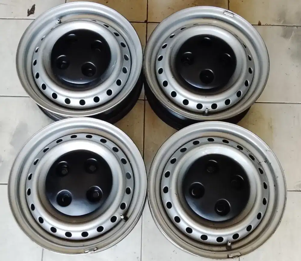 Dijual. 4pc velg kaleng R14+dop
