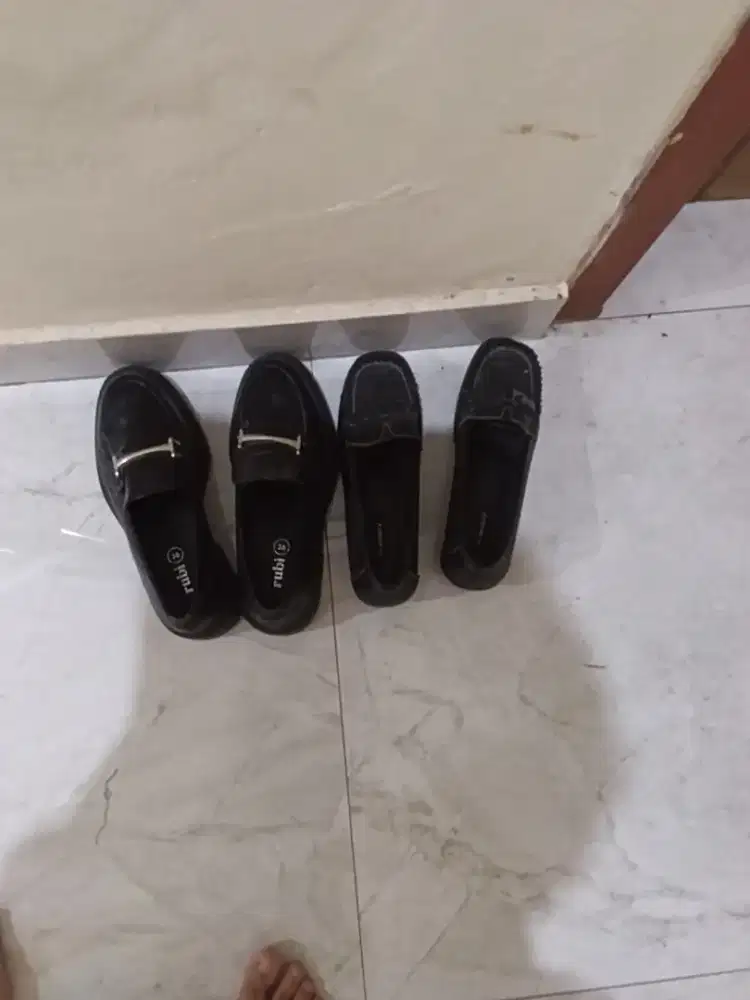 Woman shoes free of charge