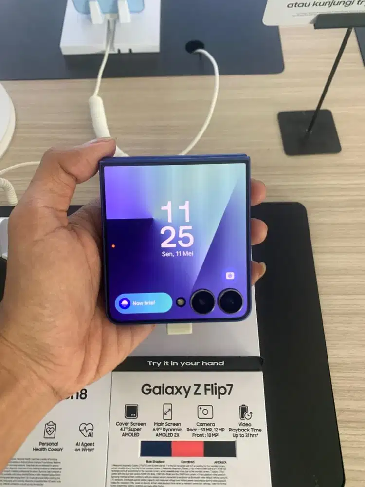 Samsung Galaxy Z Flip7