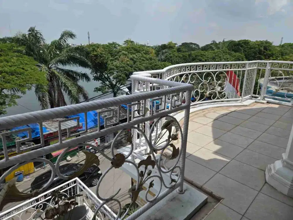 rumah di jual view danau