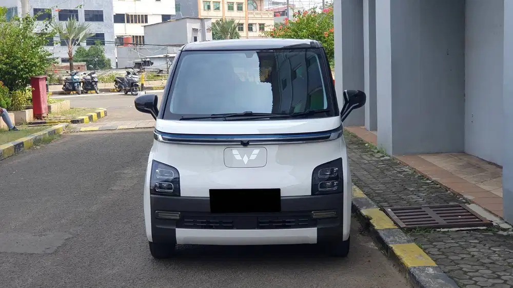 Wuling Air EV Long Range AT Putih 2023 Like New Low KM Record Garansi