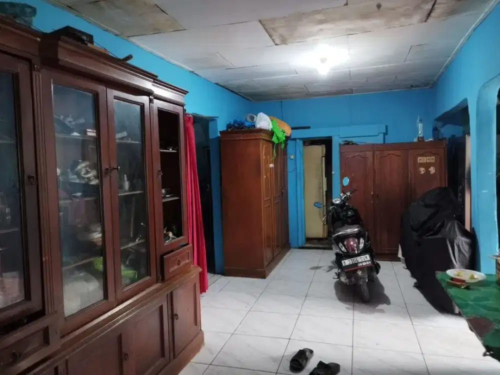 Dijual rumah harga tanah saja Lokasi 800 meter ke MRT cipete jakarta selatan