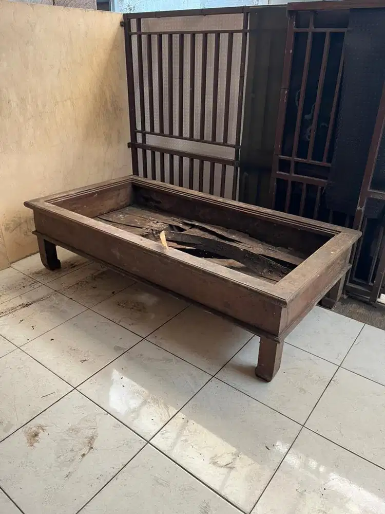 MEJA LESEHAN ANTIK KAYU JATI ASLI