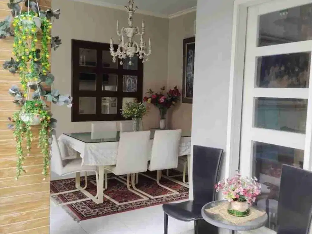 Rumah Siap Huni Ada Swimm Pool di Griya Loka BSD