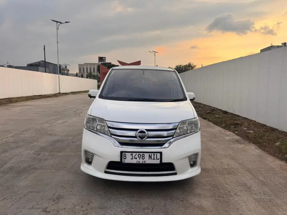 Nissan Serena Hws at 2013