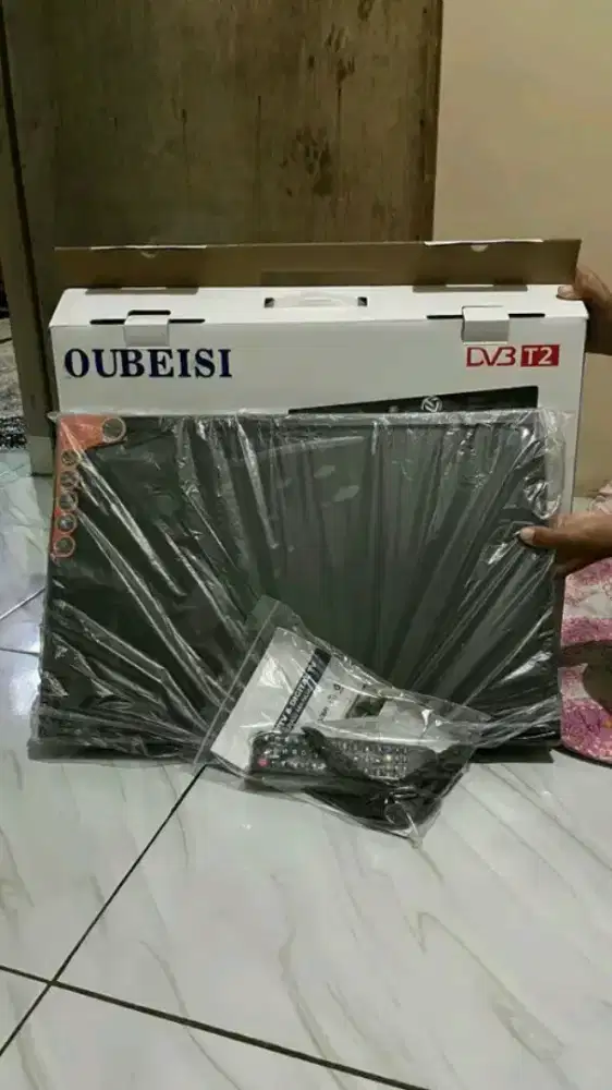 TV OUBEISI 24INCH