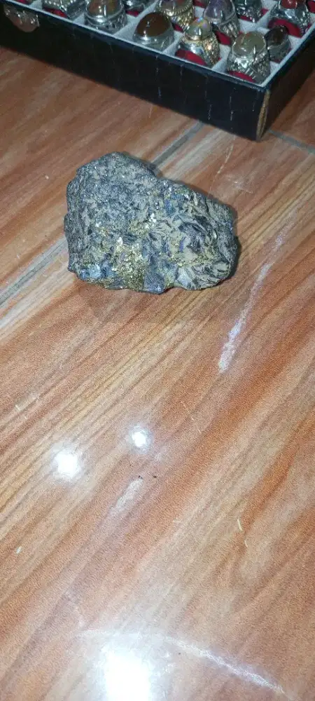 Lelang Batu Meteor