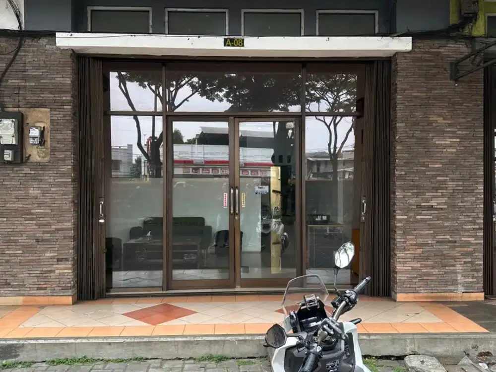Ruko 3 Lantai Unfurnished SHM Siap Pakai Hadap Barat Laut di BSD Tangsel