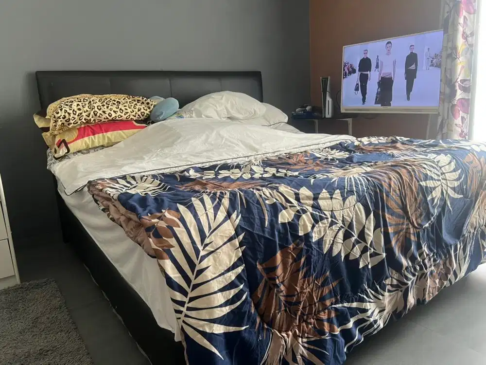 Set Kasur springbed dan rangkanya