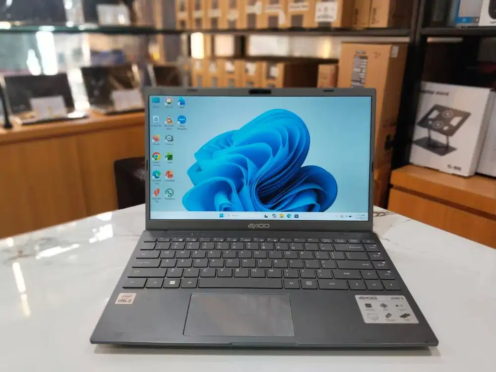 AXIOO HYPE 3 CORE I3-1005G1/RAM 8GB/SSD 256GB/14 INCH FHD/SIAP PAKAI