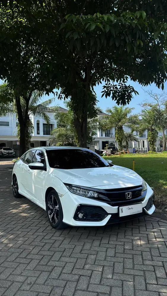 DIJUAL HONDA CIVIC 1.5 HATCHBACK E CVT 2018