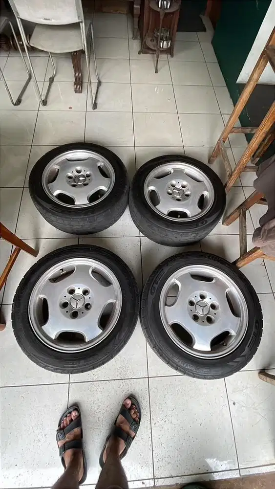 velg oem mercy r16