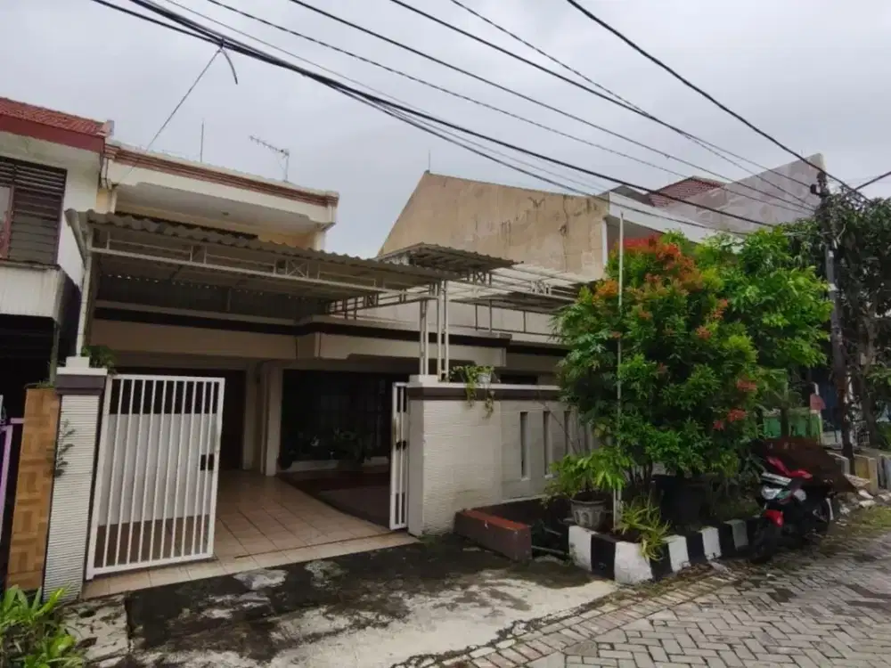 JUAL RUMAH SIAP HUNI 1,5 LANTAI TENGGILIS DEKAT UBAYA SAFE169