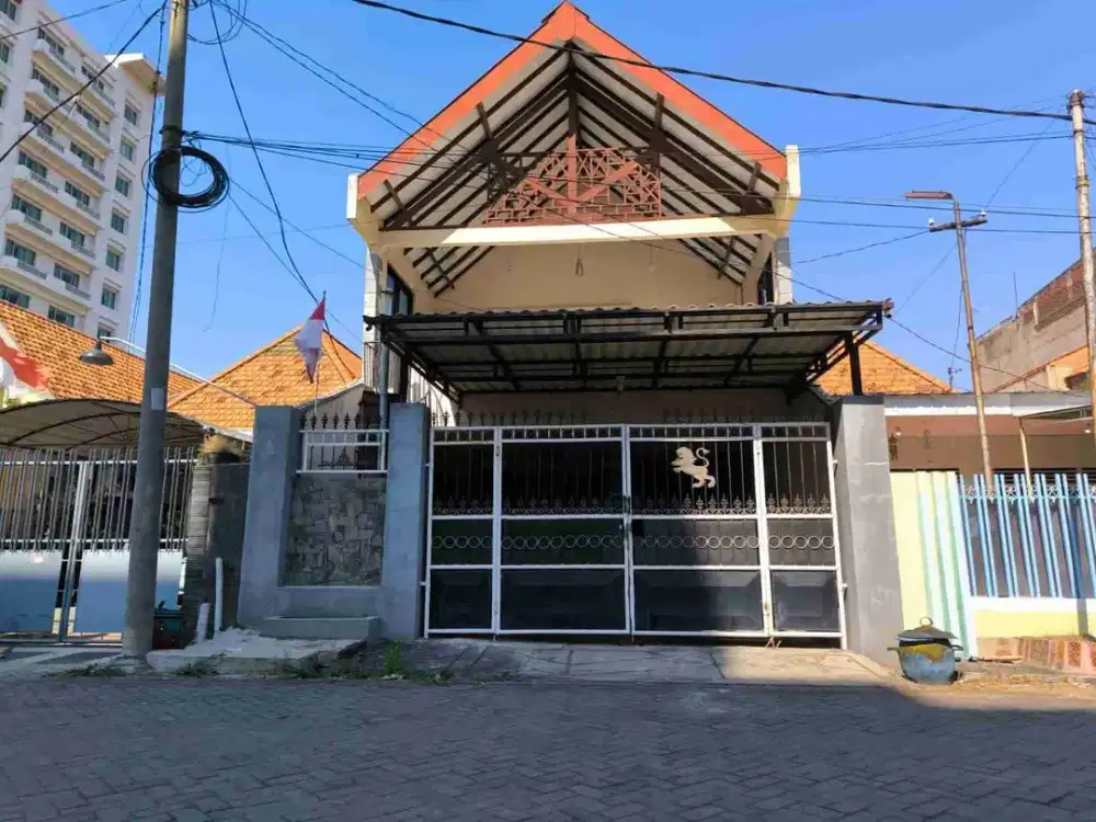 Dijual Rumah 2 Lantai di Jl Taman Cokroaminoto Surabaya Pusat