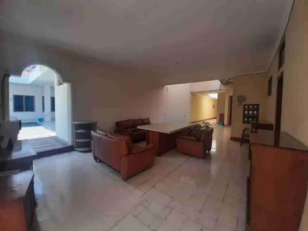 Rumah Usaha Dijual di Jl Mh Thamrin Surabaya Pusat