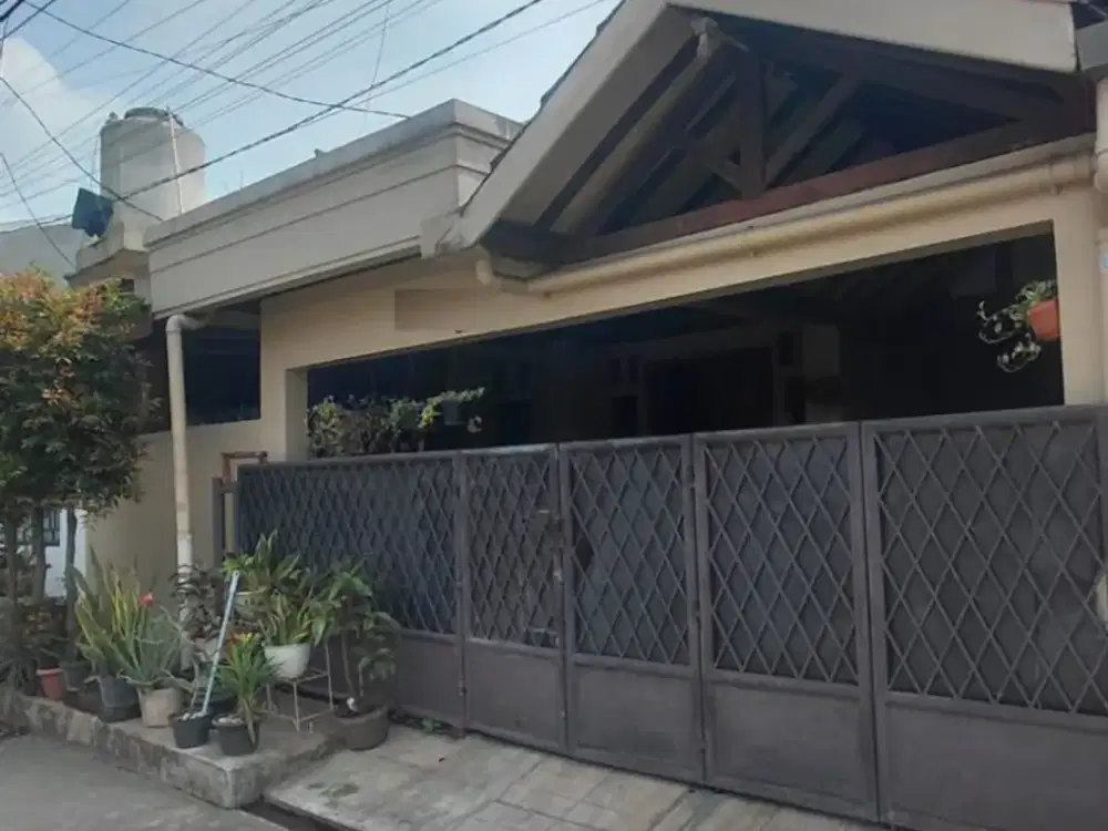 Rumah dijual di Taman Asri Larangan Cipadu Ciledug Dekat Busway dan Tol Jorr