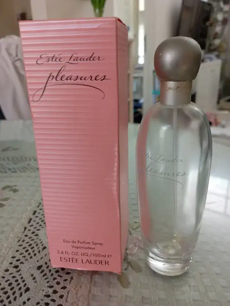 Botol dan kardus Parfum Estee Lauder