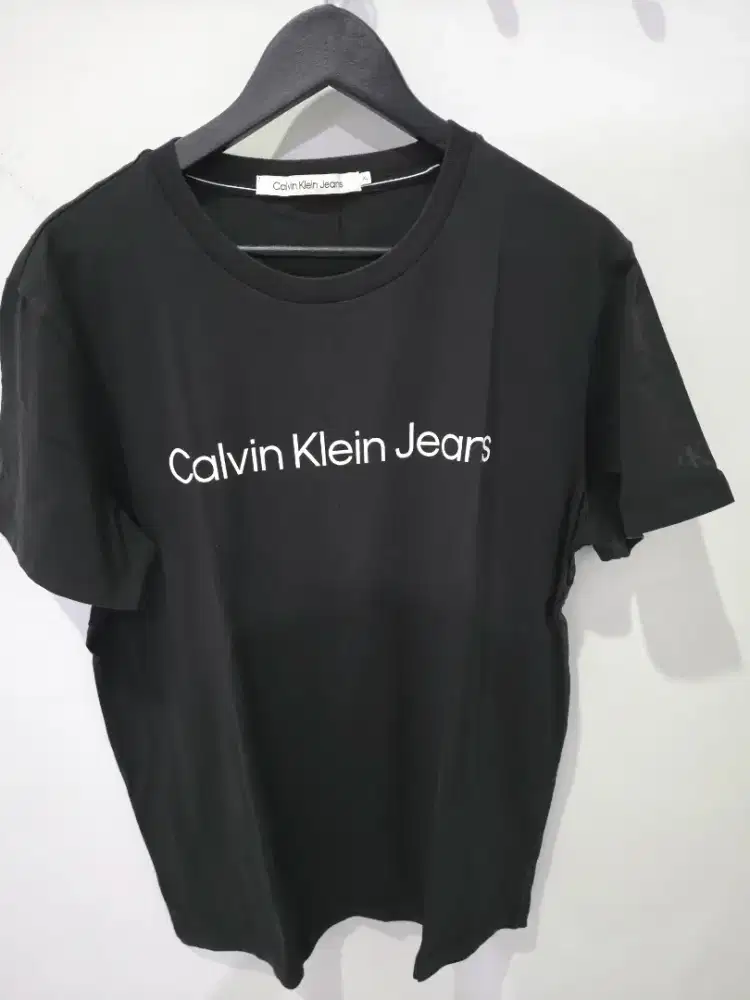 Baju calvin klein black