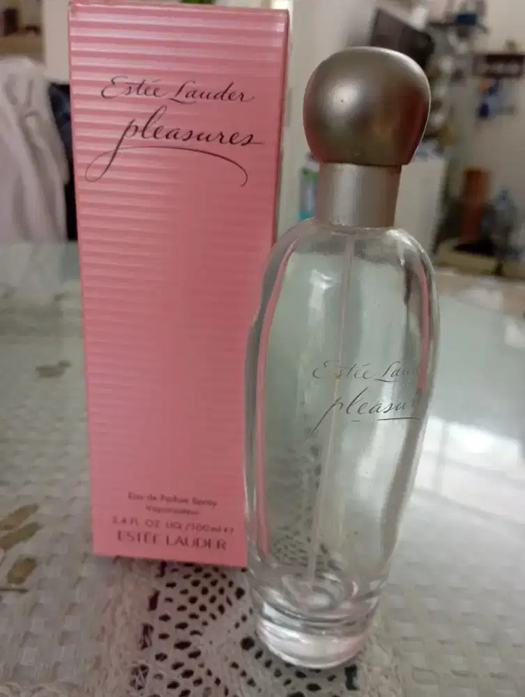 Botol parfum Estee Lauder Pleasure plus kotak