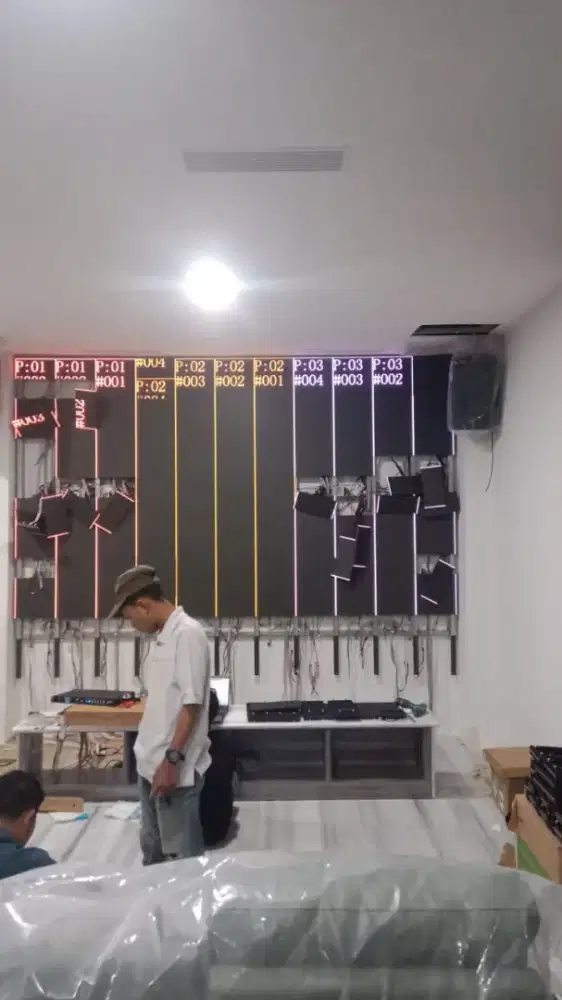 Mencari pekerjaan teknisi video tron, neon box,las dan kontruksi