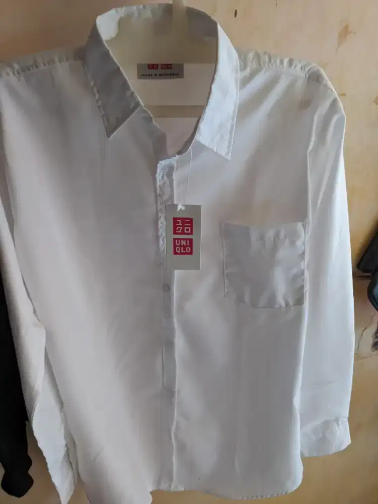 Kemeja uniqlo size M dan L