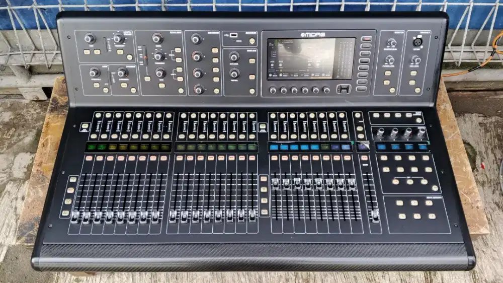Mixer midas m32 live like new original gracia