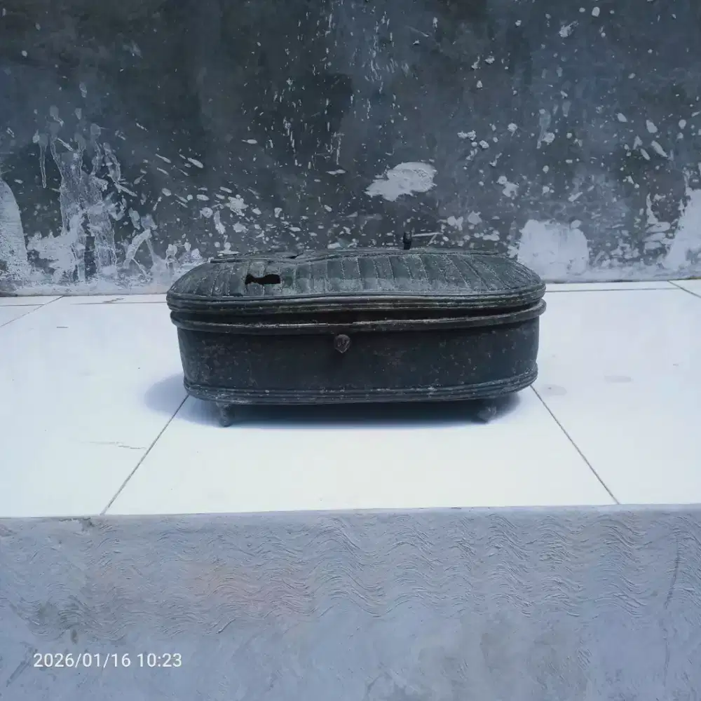 Kotak Kinangan sirih kuno