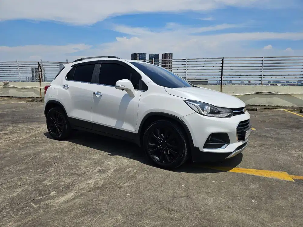 Chevrolet TRAX Premier at 2018 Putih super terawat