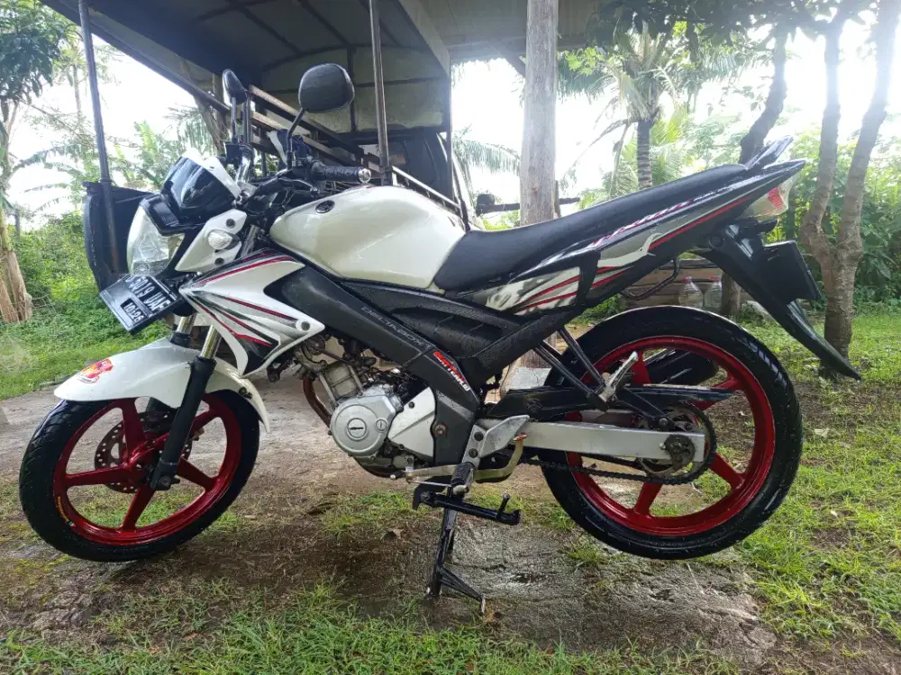 Motor Vixion lengkap pajak hidup sampe bln 10