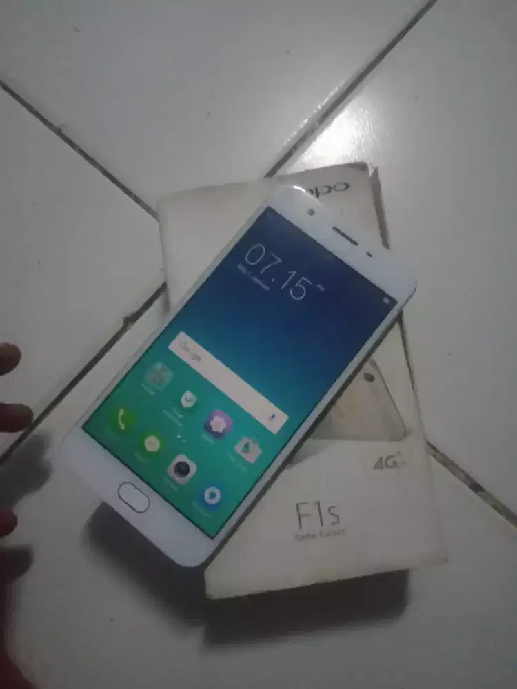 Oppo F1S 4/64 hp dus