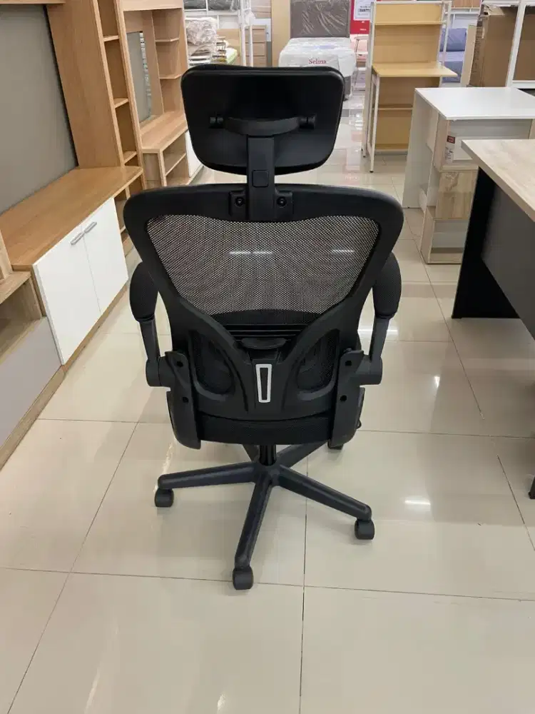 MALDEN MANAGERIAL CHAIR BLACK
