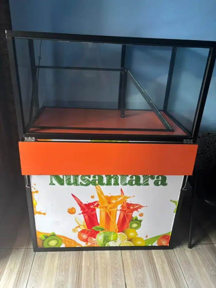 Booth portable etalase