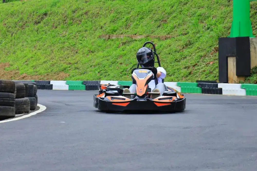 montir sepeda motor