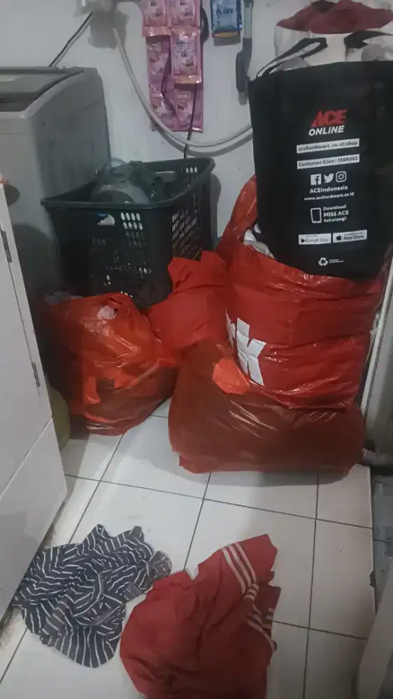 Freelnace Setrika Uap Kiloan