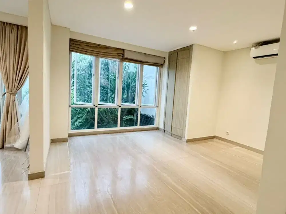 Disewakan Townhouse Senayan Residence
