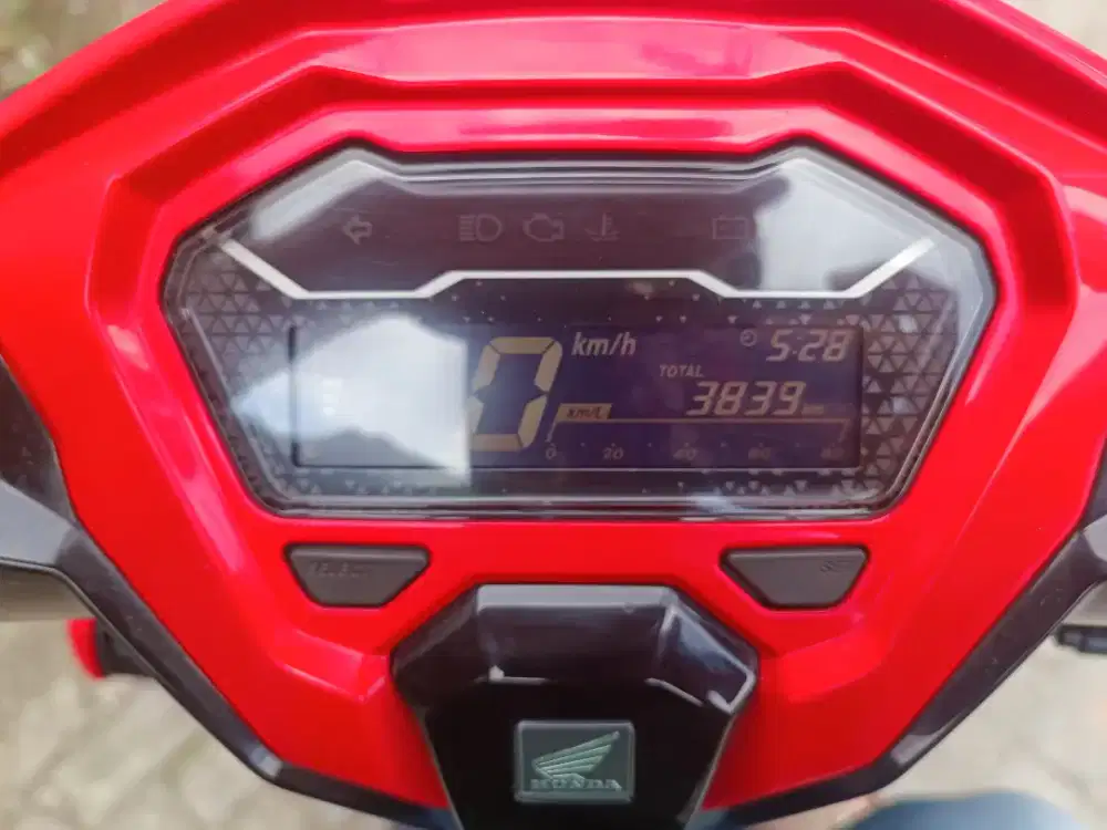 UD ENY MOTOR - Honda New Vario 125 thn 2025 mulus