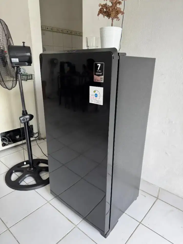 DIJUAL CEPAT KULKAS AQUA 1 PINTU