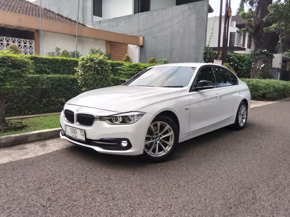 BMW 320i 2017 Bensin