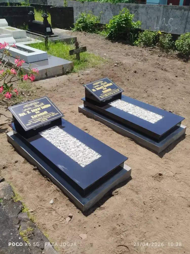 KIJING MAKAM GRANIT TILE