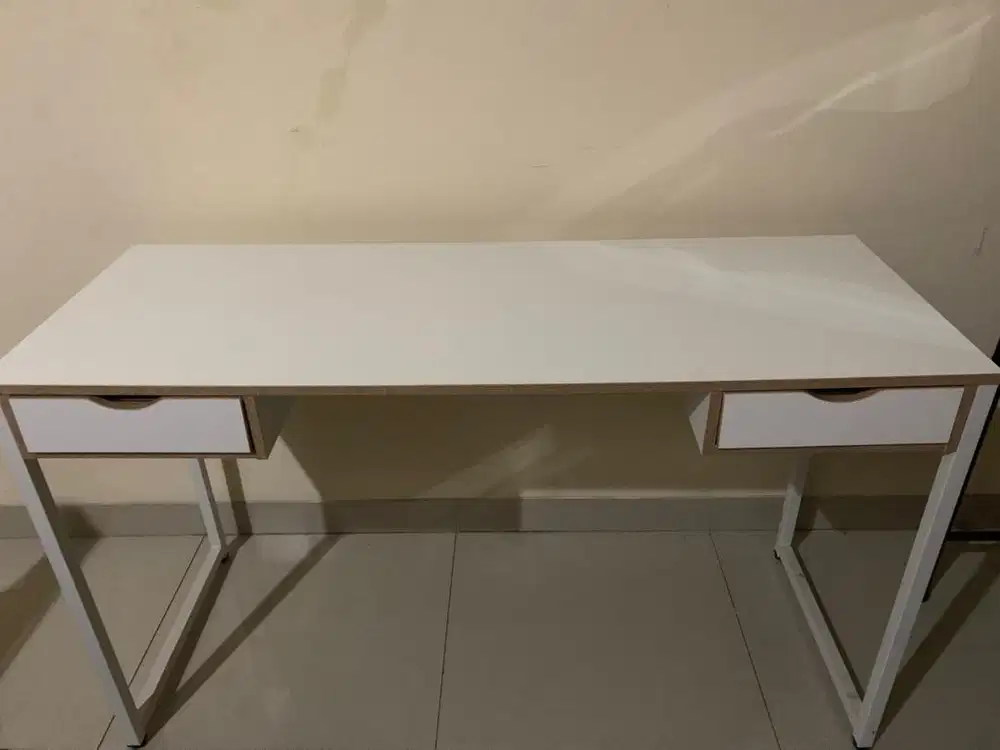 Dijual Meja dan Kursi