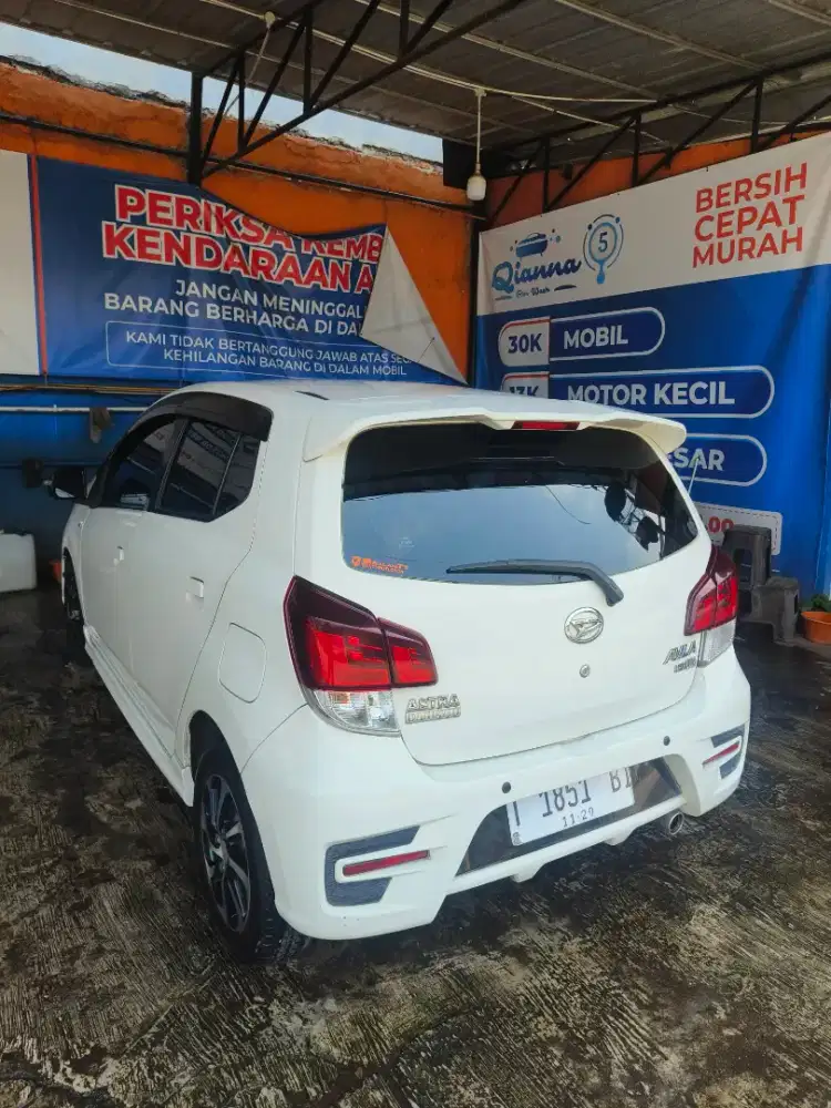 Karyawan Cuci mobil