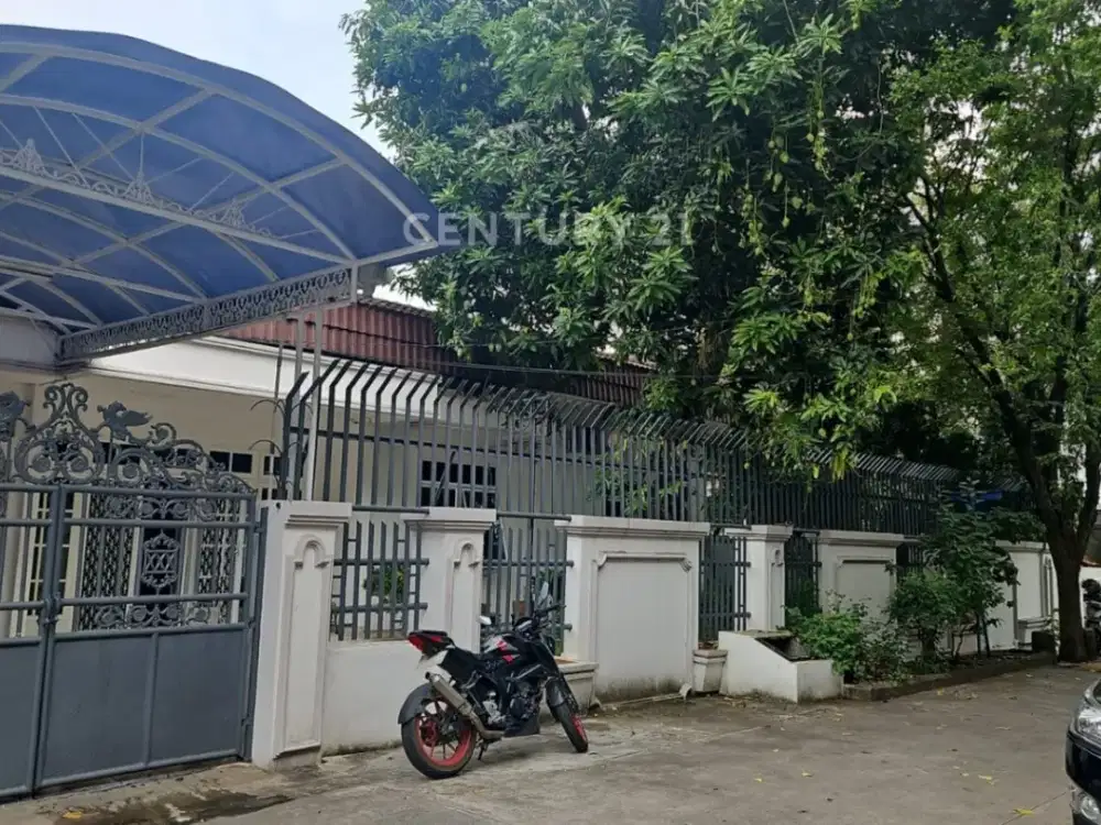 Rumah Posisi Hook Ada Taman Luas Di Sunter Paradise Tahap 1