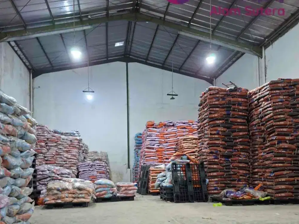 Di Jual gudang taman tekno bsd luas 360 m2 8x18 bangunan 250 m2 hadap barat ada ruang kantor lokasi strategis tidak banjir dekat toll di Taman tekno BSD City serpong Tangerang