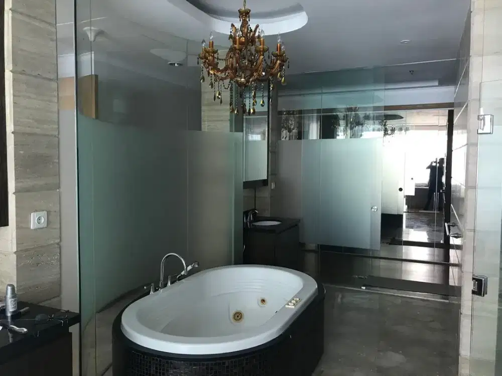 Disewakan Apartemen Kempinski Grand Indonesia Tower B Lantai 57, Full Furnished, Mewah