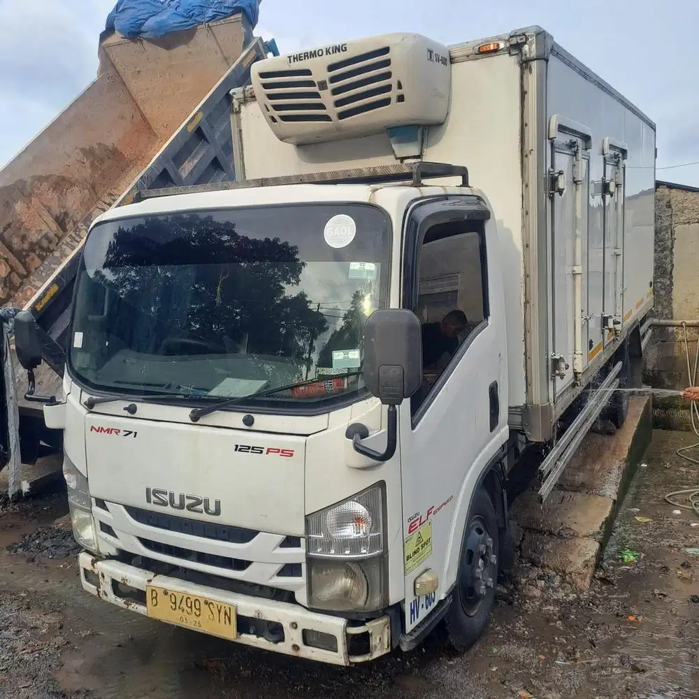 ISUZU BOX FREEZER
