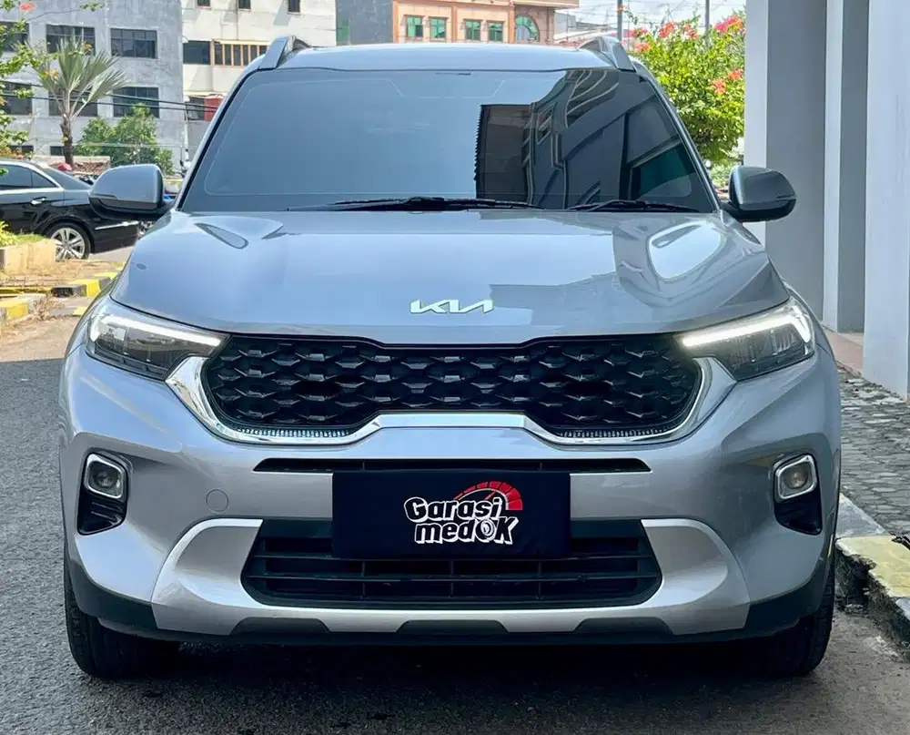 Kia Sonet Premiere 5 seater 2022 pk 2023 Antik Low KM Murah Bekas Abu